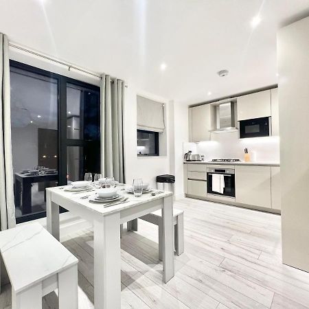 Queens Luxury Apartments Wembley Stadium - Лондон Екстериор снимка