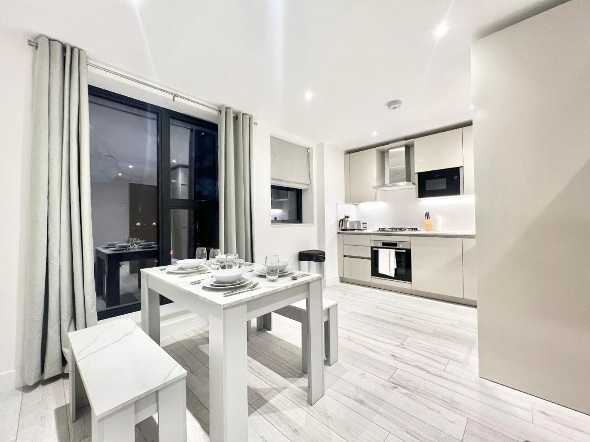 Queens Luxury Apartments Wembley Stadium - Лондон Екстериор снимка