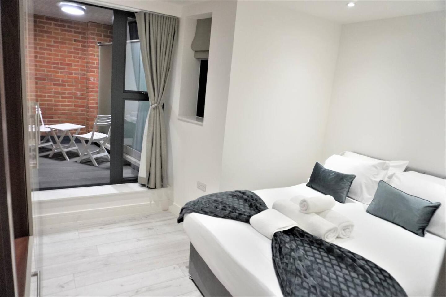 Queens Luxury Apartments Wembley Stadium - Лондон Екстериор снимка