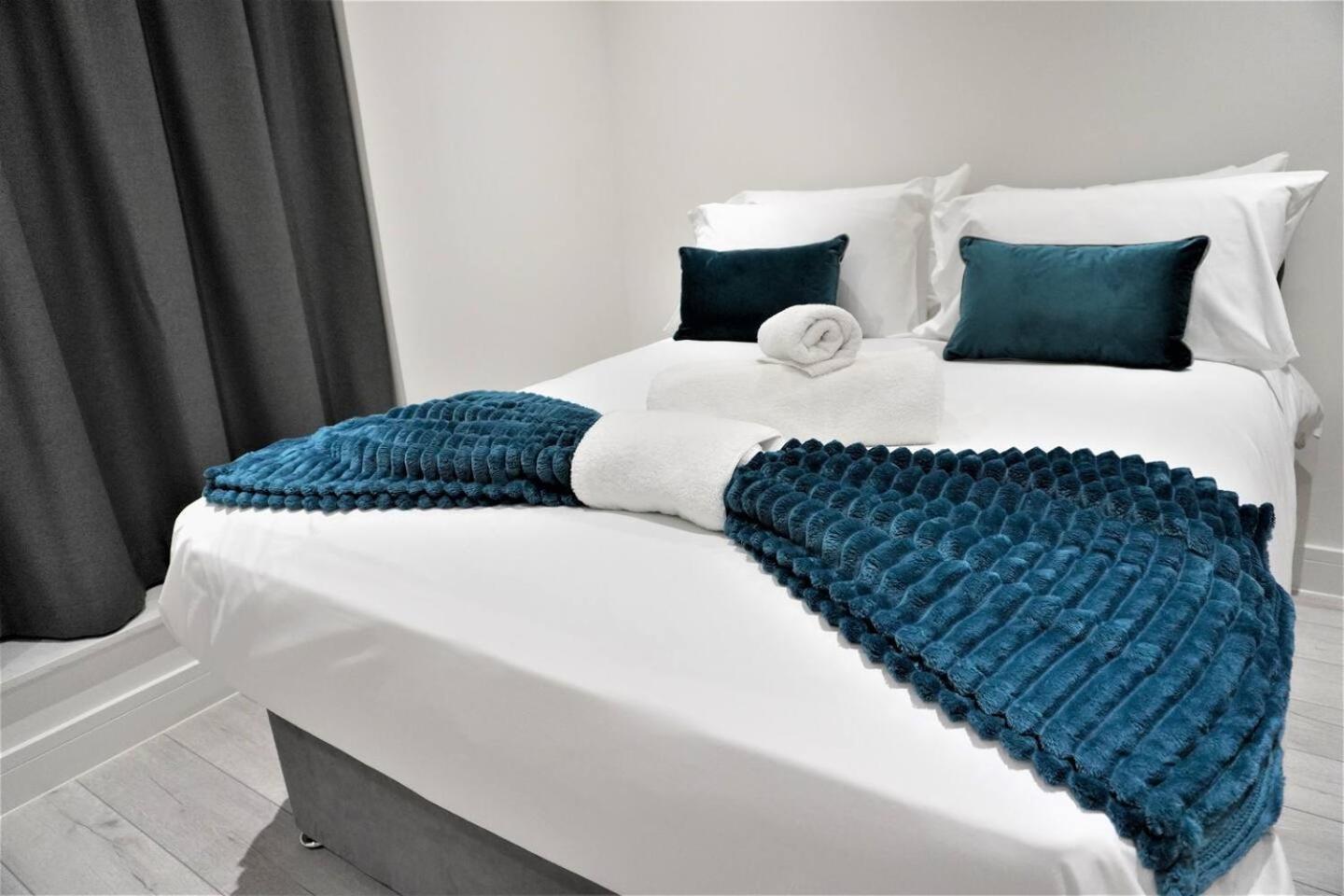 Queens Luxury Apartments Wembley Stadium - Лондон Екстериор снимка