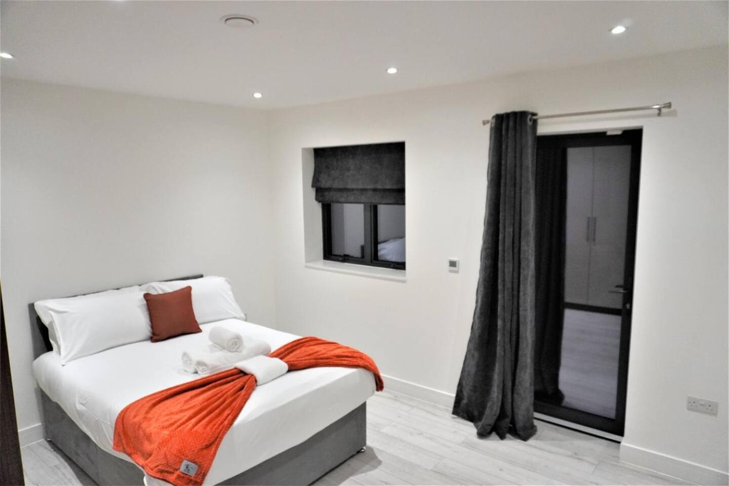 Queens Luxury Apartments Wembley Stadium - Лондон Екстериор снимка