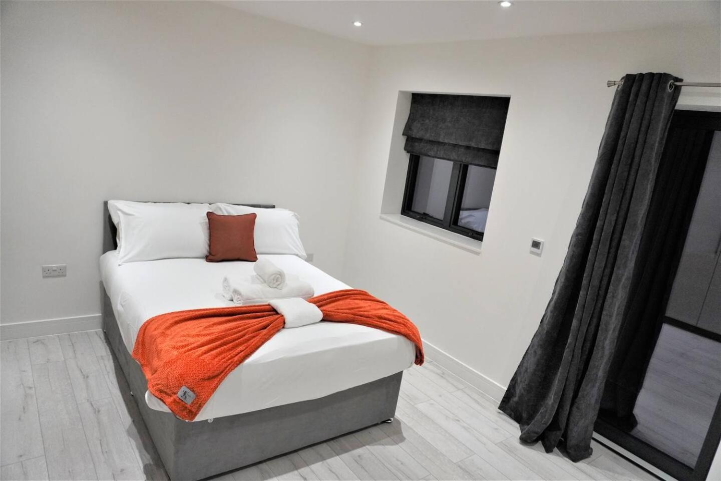 Queens Luxury Apartments Wembley Stadium - Лондон Екстериор снимка