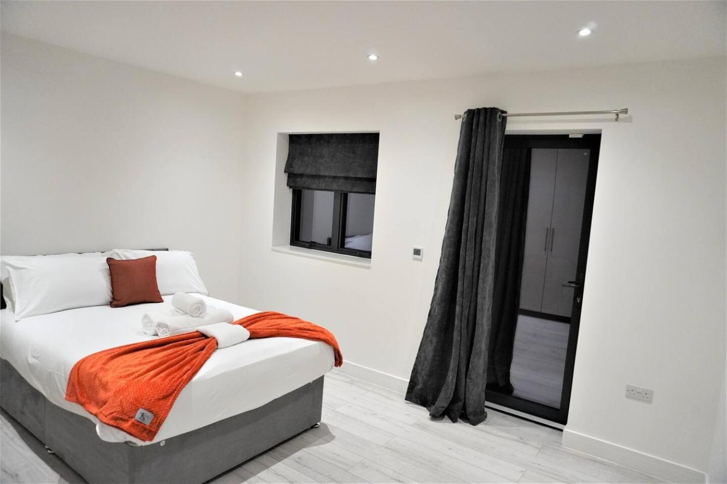 Queens Luxury Apartments Wembley Stadium - Лондон Екстериор снимка