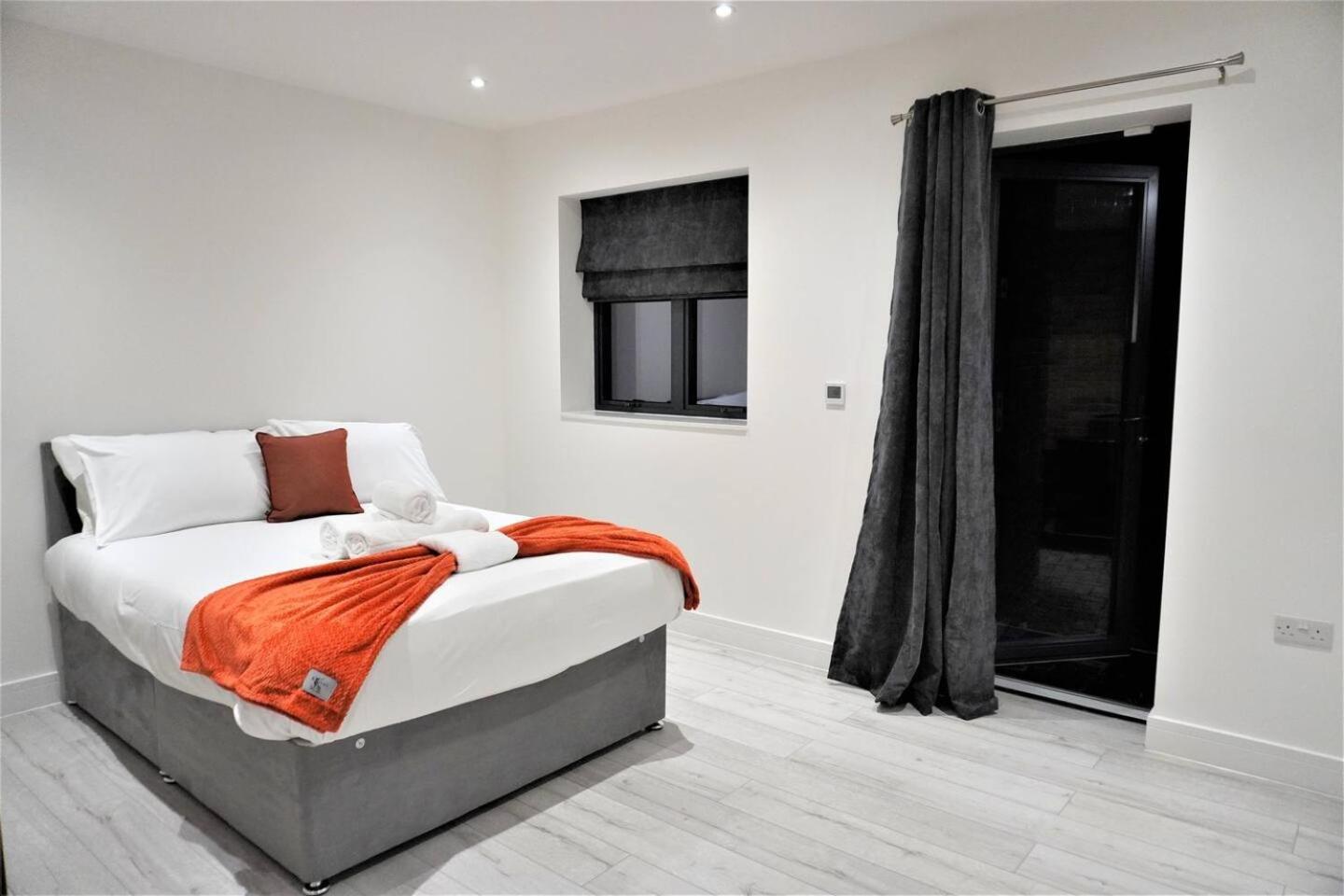 Queens Luxury Apartments Wembley Stadium - Лондон Екстериор снимка