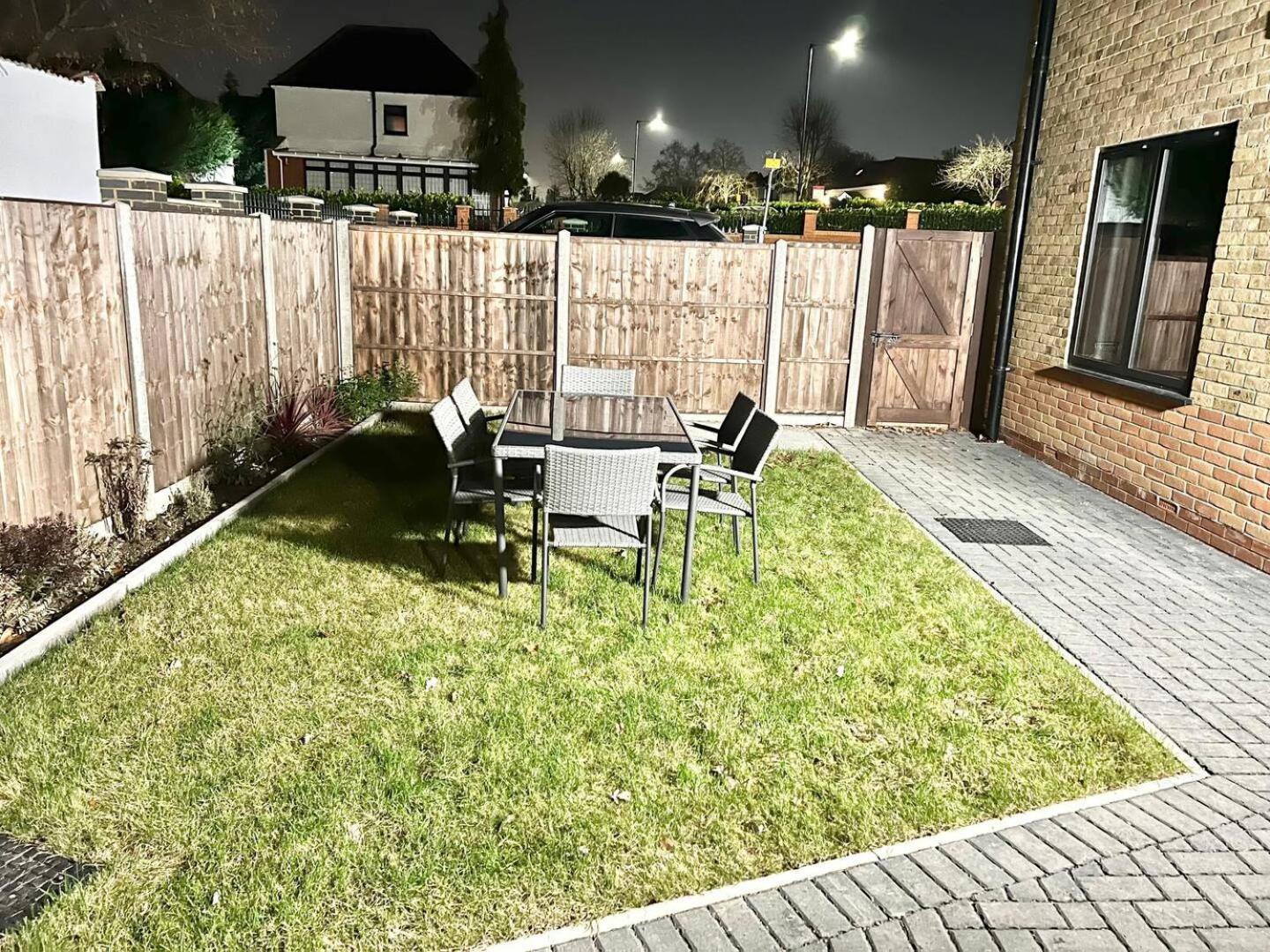 Queens Luxury Apartments Wembley Stadium - Лондон Екстериор снимка