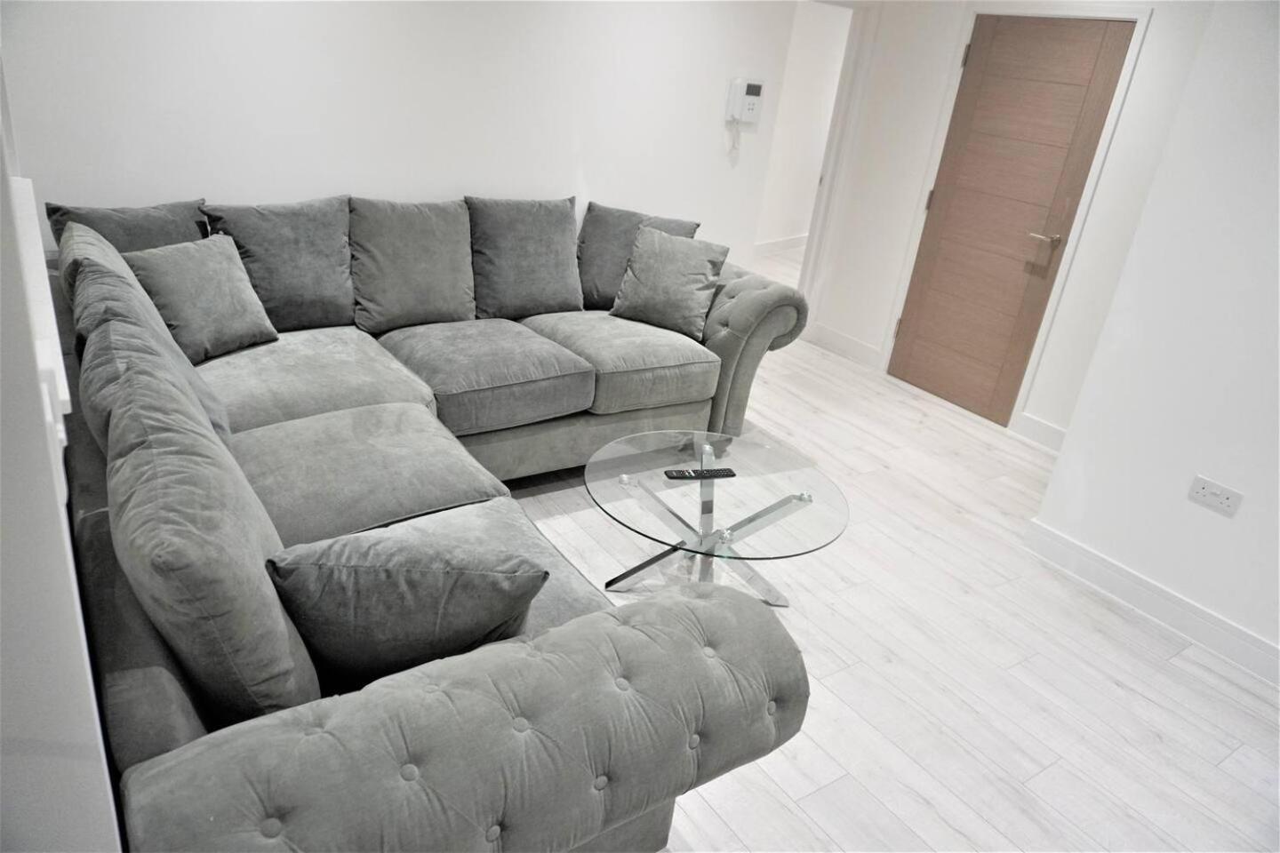 Queens Luxury Apartments Wembley Stadium - Лондон Екстериор снимка