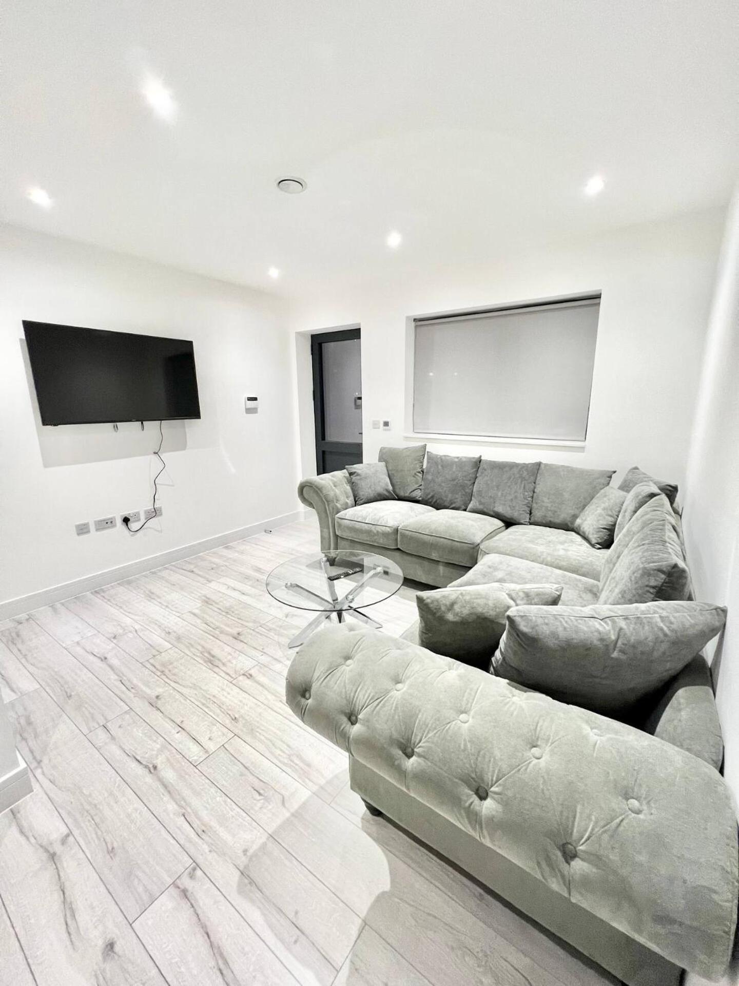 Queens Luxury Apartments Wembley Stadium - Лондон Екстериор снимка