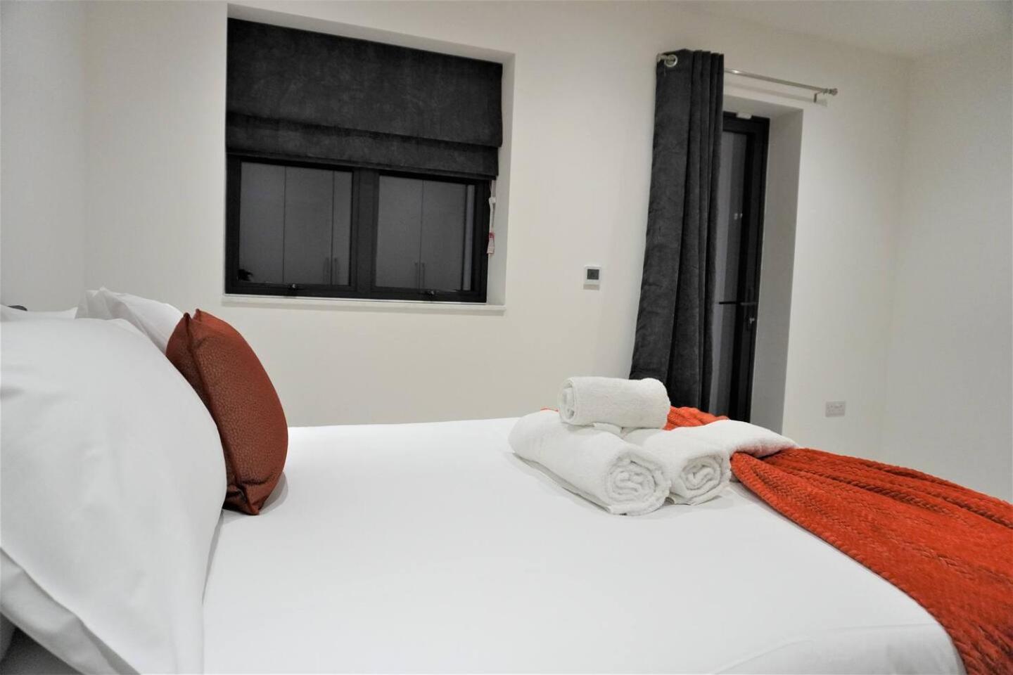 Queens Luxury Apartments Wembley Stadium - Лондон Екстериор снимка