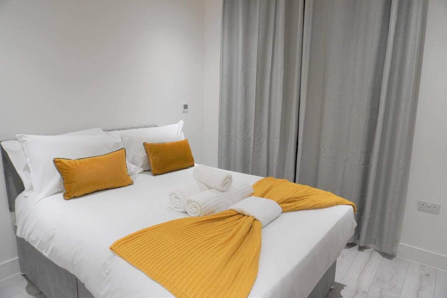 Queens Luxury Apartments Wembley Stadium - Лондон Екстериор снимка