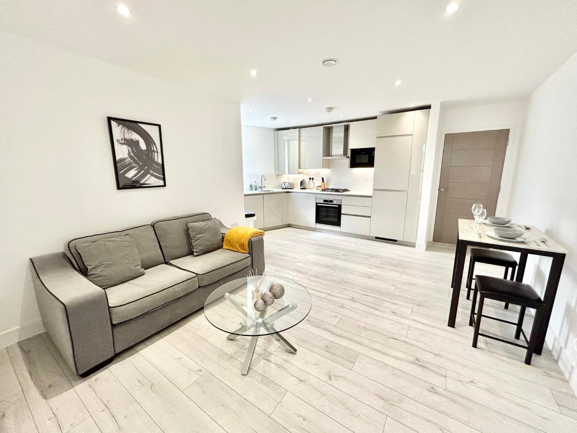 Queens Luxury Apartments Wembley Stadium - Лондон Екстериор снимка