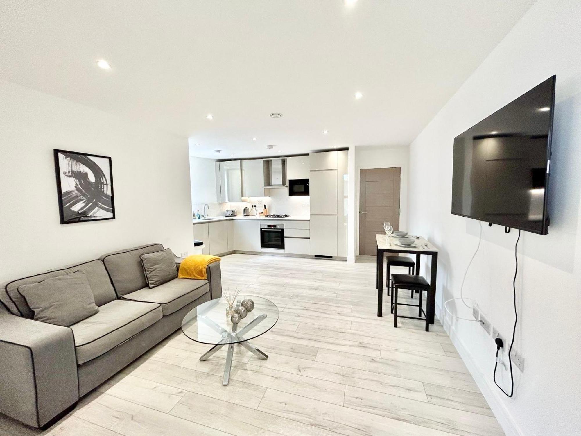 Queens Luxury Apartments Wembley Stadium - Лондон Екстериор снимка